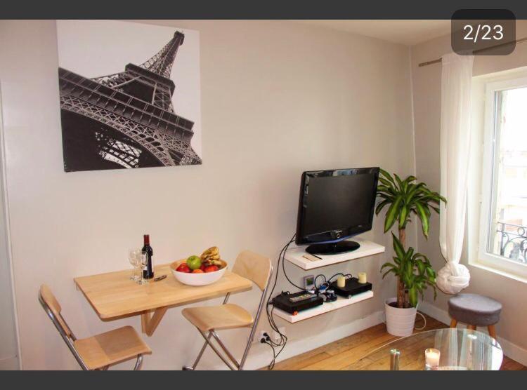 Appartamento Petit havre de paix de 27m2 à Montmartre Parigi Esterno foto