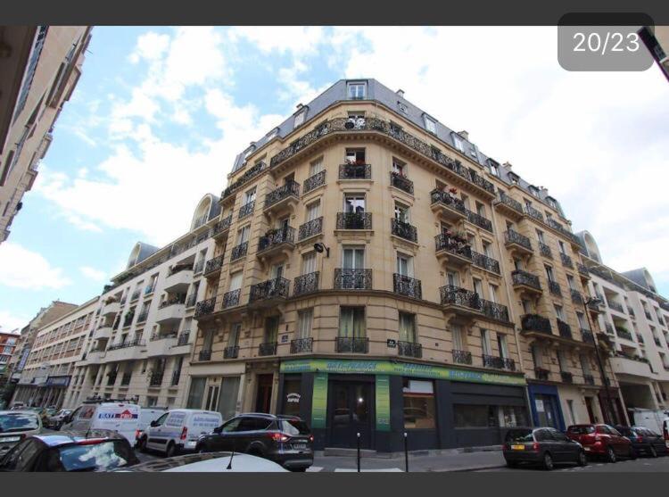 Appartamento Petit havre de paix de 27m2 à Montmartre Parigi Esterno foto